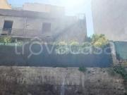 Vendesi villa singola a Reggio di Calabria via...