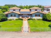 Vendesi villa singola a Reggio nell'Emilia via Po,...