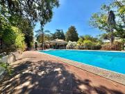 Vendesi villa bifamiliare a Roma via Indonesia, EUR