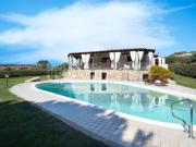 Vendesi villa singola a San Teodoro