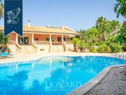 Vendesi villa singola a Siracusa, Arenella