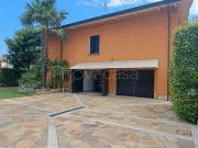 Vendesi villa singola a Suzzara