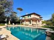 Vendesi villa singola a Vittoria Apuana, Forte dei Marmi