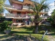 Vendesi villa singola ad Acireale