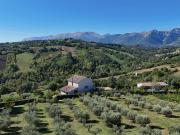 Vendita Casolare Ristrutturato con Accessori e Terreno...