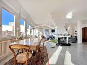 vendita Corso d´Augusto 6 vani 140mq