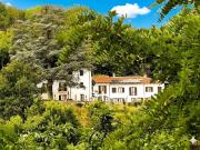 vendita Regione Carlevè 24 vani 1000mq