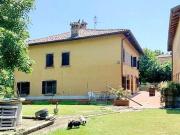 vendita Strada Torricella 12 vani 500mq