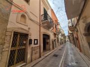 vendita Via Cesare Battisti 5 vani 230mq