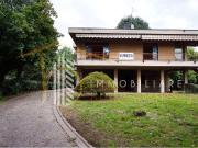 vendita Via Per Cabiate 7 vani 482mq