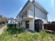 vendita via Prealpi quadrilocale 135mq