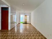 Vendo acogedora casa a dos cuadras de la av. Central –...