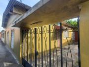 Vendo amplia casa en CDLA DEL IESS