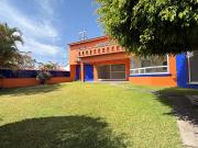 VENDO AMPLIA CASA EN CUERNAVACA EN CONDOMINIO. TOTAL...