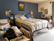 VENDO AMPLIA CASA EN LA ENCANTADA