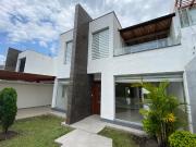 Vendo Amplia casa en Lumbisí $230.000 en Urbanización...