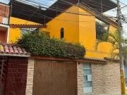 Vendo Amplia Casa Frente Parque– A 1 Cdra.Universitaria...