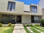 VENTA! AMPLIA CASA VALLECITO, CERCA U CATÓLICA!