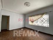 Vendo Amplio Departamento 123.50 M2 + Azotea En Av Saenz...