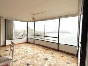 VENDO AMPLIO DEPARTAMENTO FRENTE AL MAR EN MIRAFLORES