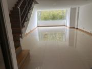 Vendo Aparta oficina en alto de palmas Mall Indiana