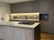 VENDO APARTAMENTO COMPLETAMENTE REMODELANDO POBLADO...