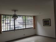 VENDO APARTAMENTO EN LA CIRCUNVALAR CON UBICACION...