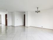 Vendo apto Patio Bonito a una cuadra de la Av. El...