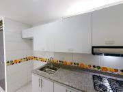 Vendo apto remodelado en Gratamira E, cuarto piso con...