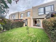 Vendo bella casa campestre de dos niveles en cajica