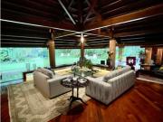 Vendo Bella Casa en Country Club