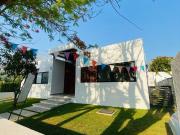 Vendo bonita casa de 1un nivel en el Fracc Lomas de Cococyoc