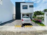 Vendo Bonita y cómoda Casa con recámara en planta baja...