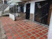 Vendo casa 1er. piso con local en manrique central