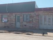 VENDO CASA 2 DORMITORIOS GARAGE PATIO