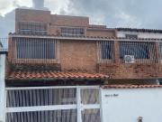 Vendo casa 360m2 Alto Prado 4706