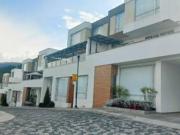 VENDO CASA 3 DORMITORIOS EN CONJ. A 7 MINUTOS UDLA PARK...