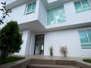 Vendo casa 3 niveles 780m2 Los Naranjos 8336