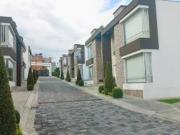 VENDO CASA 3 O 4 DORMITORIOS A 7 MINUTOS DE LA UDLA PARK...