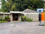 Vendo casa 438mts2 4h+2s/5b+s/6pe La Lagunita Vendo casa 438mts2 4h+2s/5b+s/6pe La Lagunita