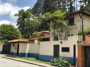 Vendo casa 558m2 5h+2s/5.5b+s/7p La Lagunita C. Club 3148 Vendo casa 558m2 5h+2s/5.5b+s/7p La Lagunita C. Club 3148