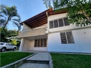Vendo casa amplia 6H+S/6B+S/9PE en El Marques Norte
