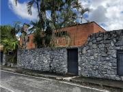 Vendo casa 701m2 4h/5b+s/4p Prados del Este 1443