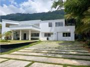 Vendo casa 800m2 Country Club 7318 Vendo casa 800m2 Country Club 7318