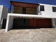 Vendo casa a estrenar lomas de jurquilla 3 niveles 4...