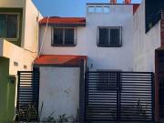 VENDO CASA AL PONIENTE DE LA CIUDAD