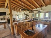 Vendo Casa Amplia con pileta y depto con 7200 mÂ²...