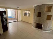 VENDO CASA AMPLIA CON PISCINA EN LOS CEDROS DE VILLA...