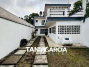 Vendo Casa amplia en Córdoba y con pozo!