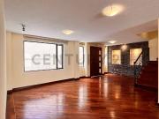 Vendo Casa Amplia Frente a Colegio sector Ponceano